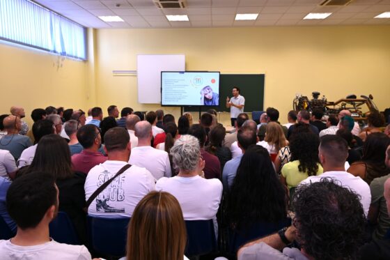 Examinadores de la Dirección General de Tráfico reciben una formación sobre dislexia